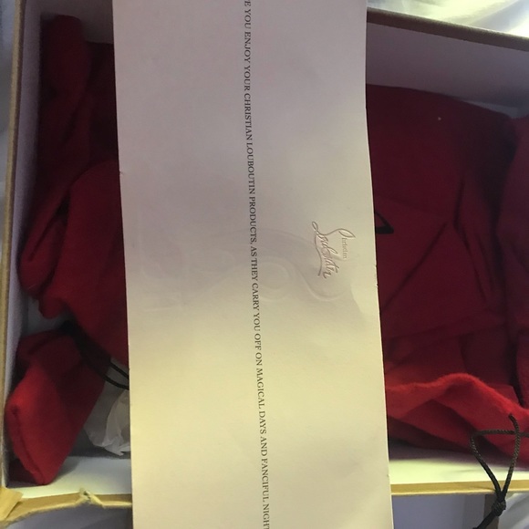 CHRISTIAN LOUBOUTINS  BN, original box, shoe bags, patent leather beige size 38 - Picture 8 of 10